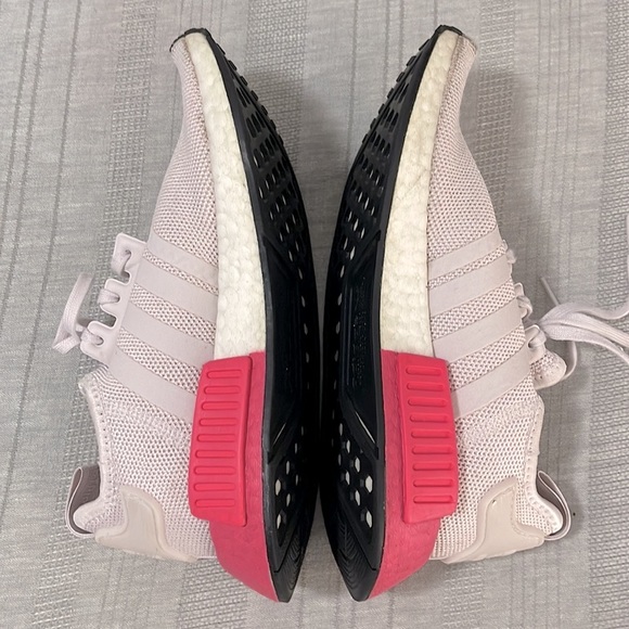 ADIDAS | Girls Adidas NMD R1 Shoes Off White and Hot Pink Size 5 - Picture 1 of 12